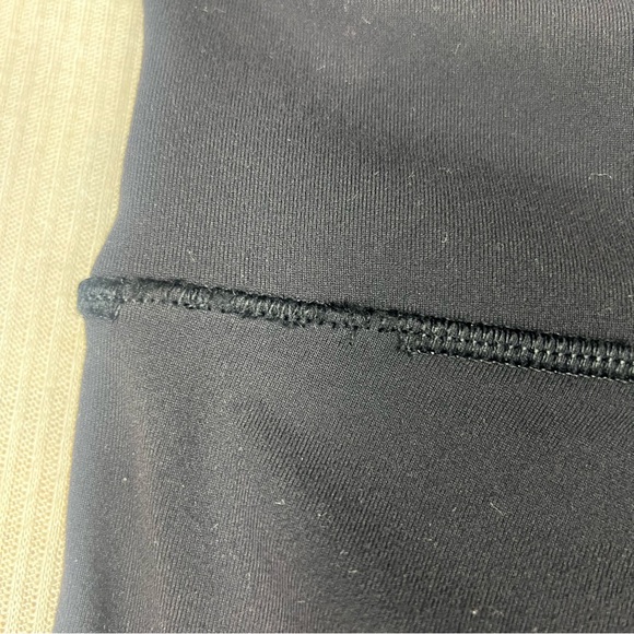 Lululemon Leggings Size 6 *FLAW* - Picture 8 of 8
